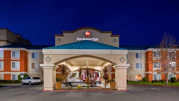 Exterior view - Best Western Plus Airport Inn & Suites Oakland