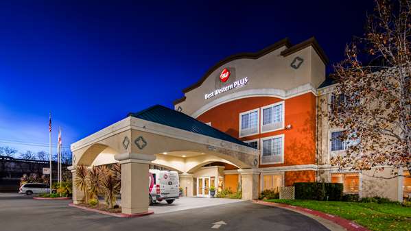 Exterior view - Best Western Plus Airport Inn & Suites Oakland