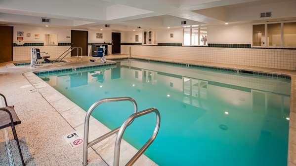 Pool - Best Western Plus Airport Inn & Suites Oakland