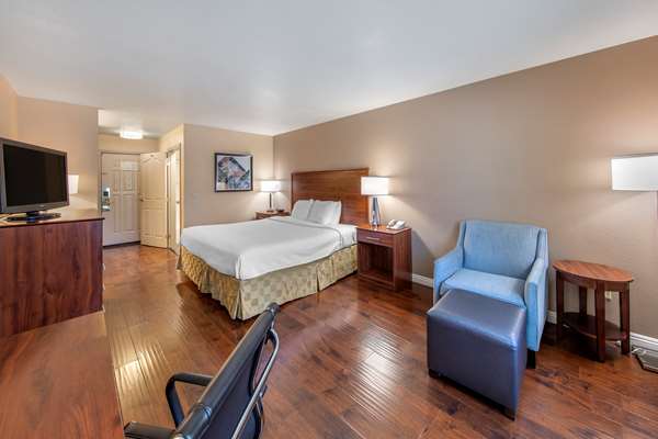  - Best Western Plus John Jay Inn & Suites Palmdale - CA 14, Exit 35