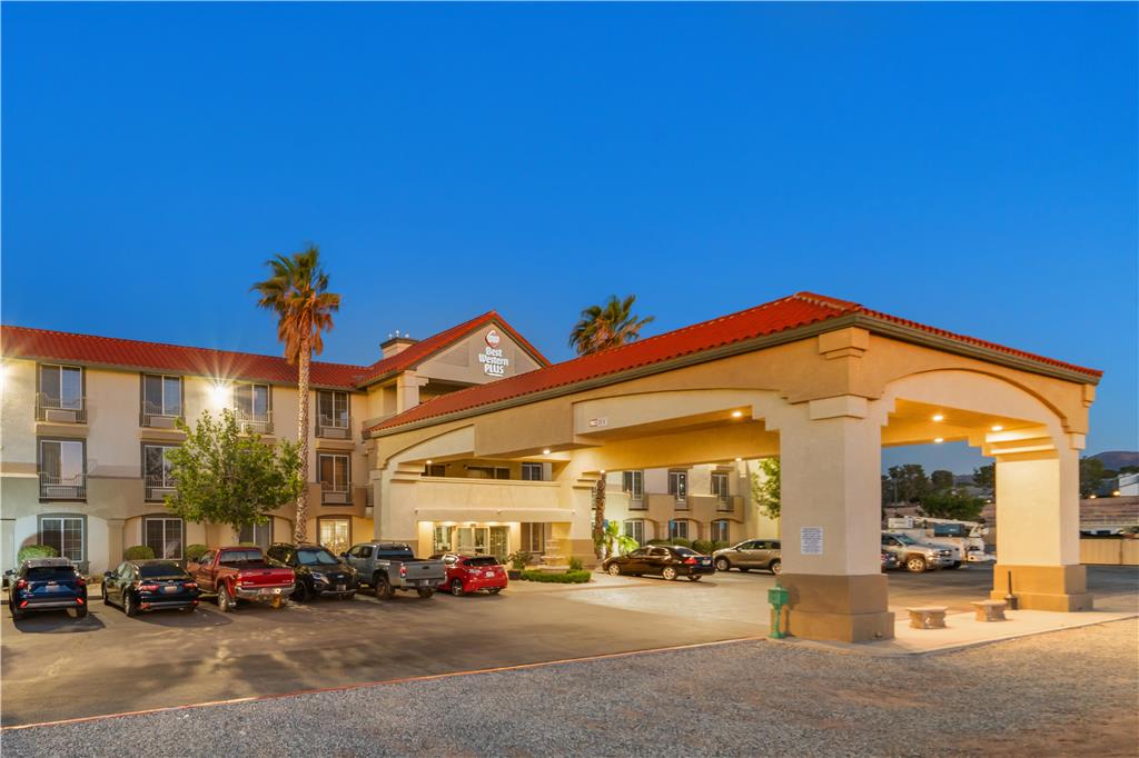 Best Western Plus John Jay Inn & Suites