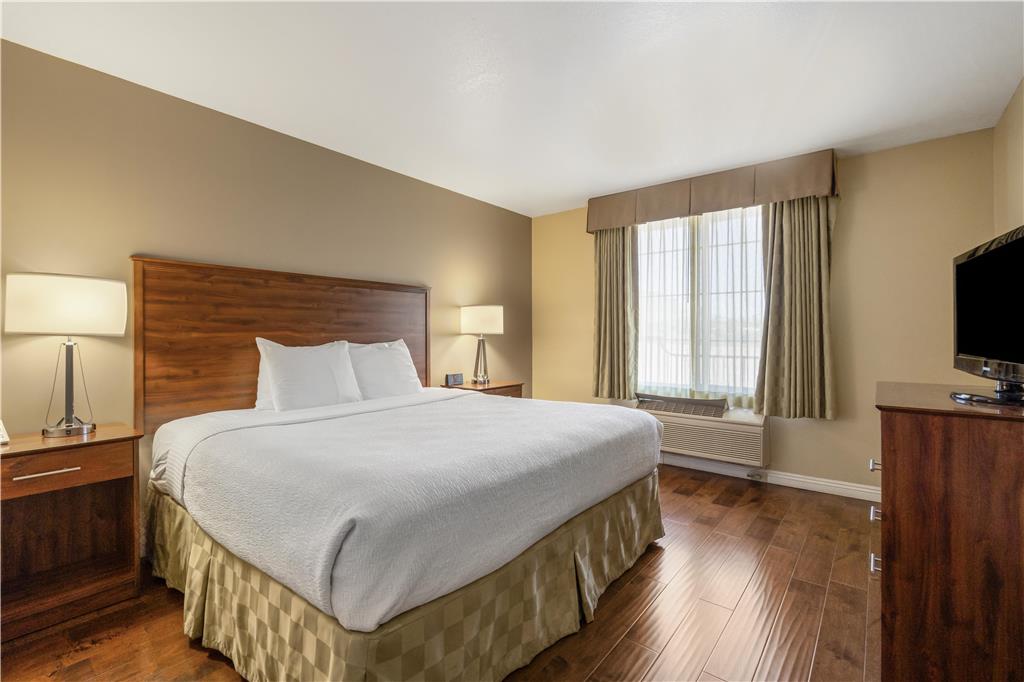 Best Western Plus John Jay Inn & Suites-guestroom-Guest Room,Suite,On-Site.jpg