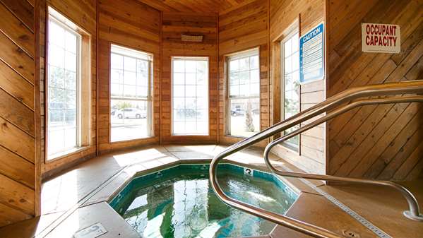 Pool - Best Western Liberty Inn Delano