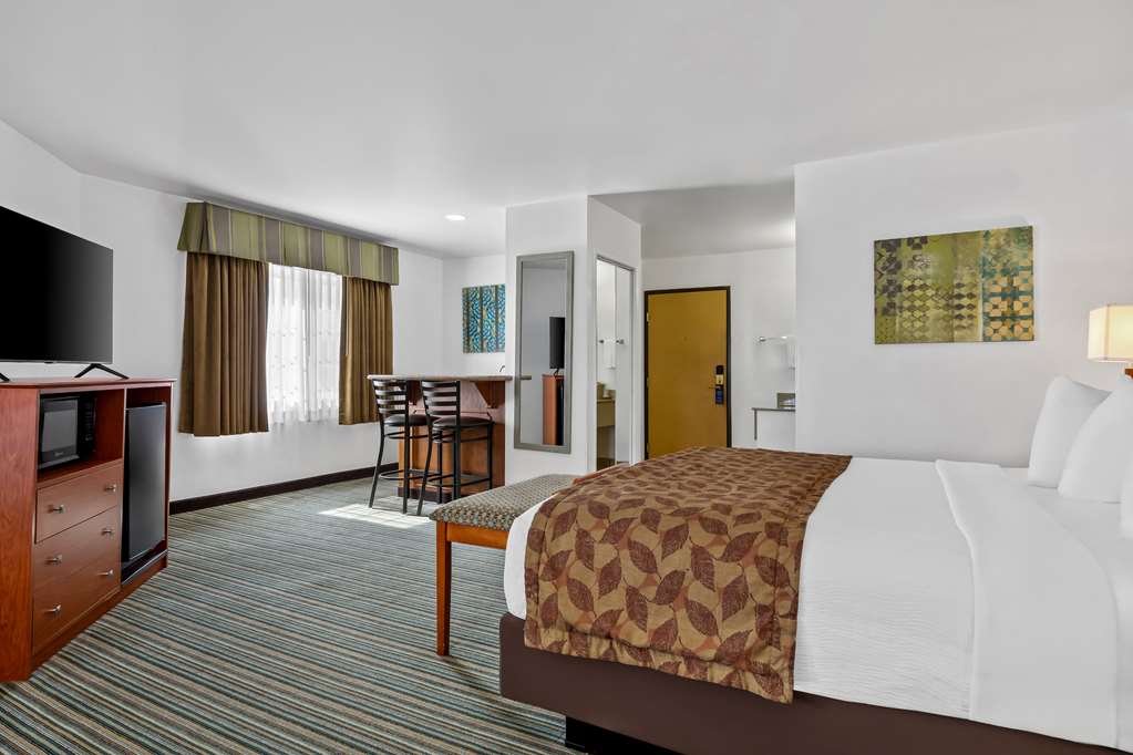 Best Western Liberty Inn-guestroom-Guest Room,Suite,On-Site.jpg