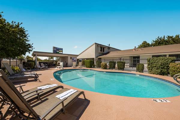 Pool - Best Western Big Country Inn Coalinga - I-5, Exit 334