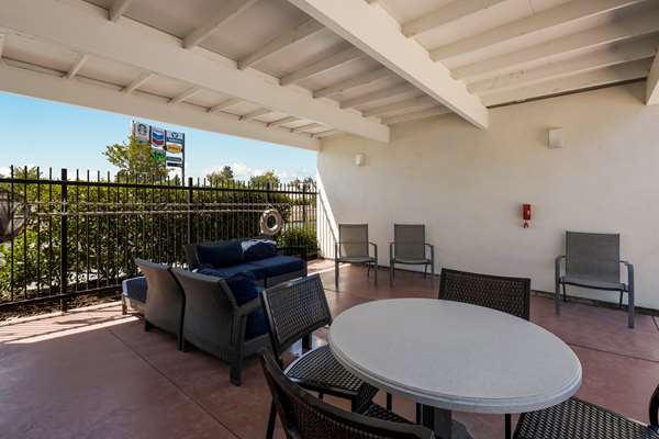 Pool - Best Western Big Country Inn Coalinga - I-5, Exit 334