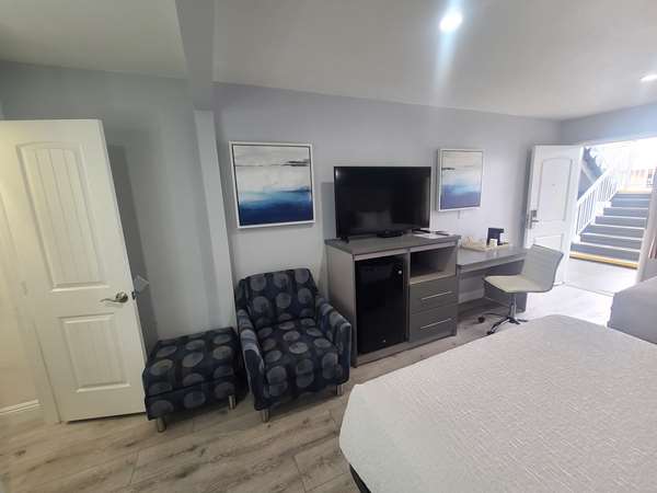  - Best Western Orange Inn