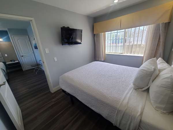  - Best Western Orange Inn