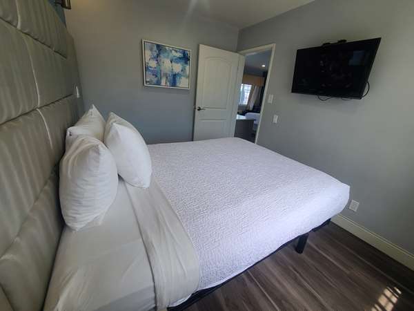  - Best Western Orange Inn