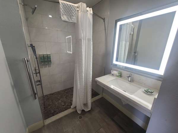  - Best Western Orange Inn