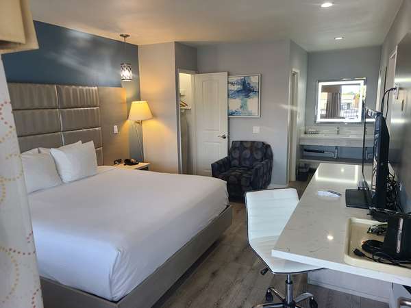  - Best Western Orange Inn