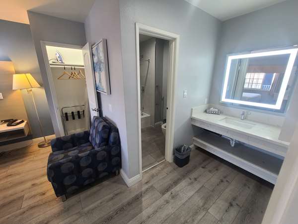  - Best Western Orange Inn