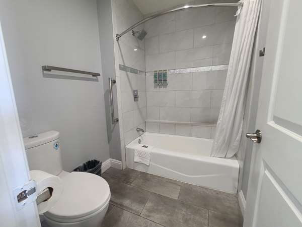  - Best Western Orange Inn