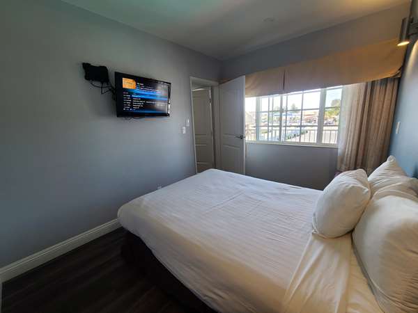  - Best Western Orange Inn