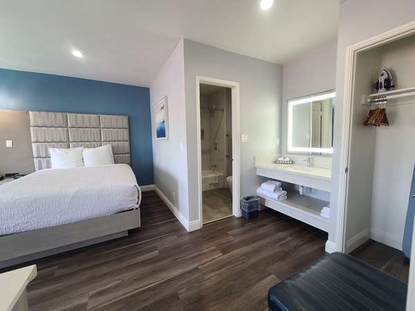  - Best Western Orange Inn