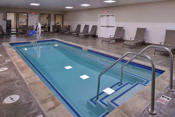 Pool - Best Western Plus Hotel at Convention Center Long Beach