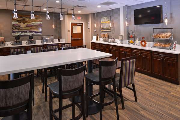 Restaurant - Best Western Plus Hotel at Convention Center Long Beach