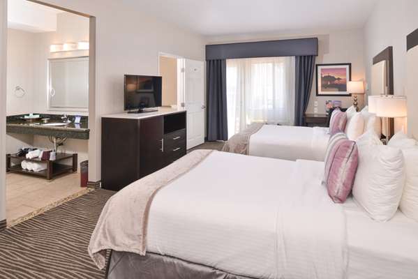  - Best Western Plus Hotel at Convention Center Long Beach