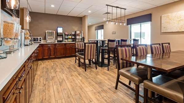 Restaurant - Best Western Plus Hotel at Convention Center Long Beach