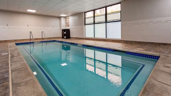 Pool - Best Western Plus Hotel at Convention Center Long Beach