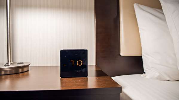  - Best Western Plus Hotel at Convention Center Long Beach