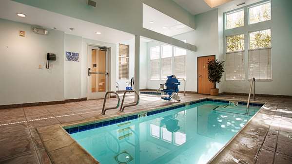 Pool - Best Western Inn & Suites Lodi - I-5, Exit 485