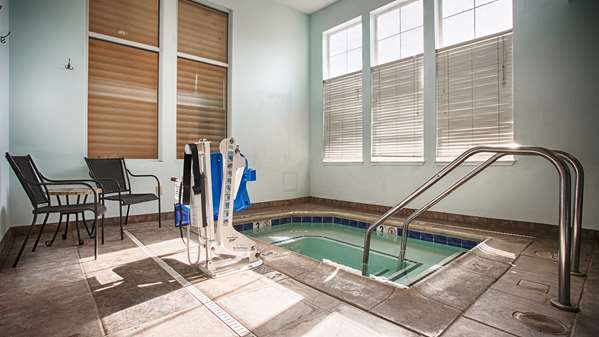 Pool - Best Western Inn & Suites Lodi - I-5, Exit 485