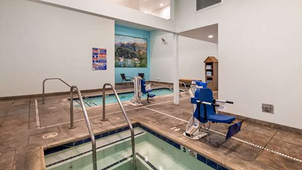 Pool - Best Western Inn & Suites Lodi - I-5, Exit 485