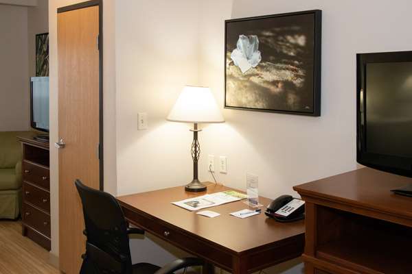 Suite - Best Western Inn & Suites Lodi - I-5, Exit 485
