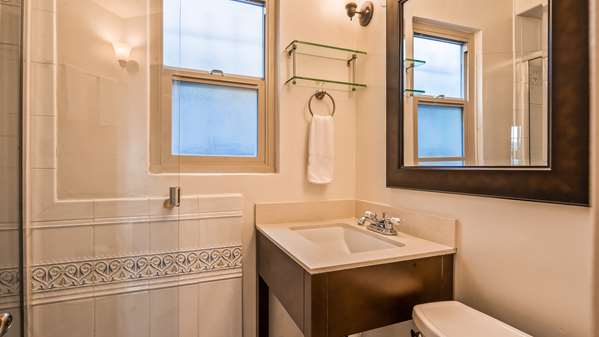  - Best Western Cabrillo Garden Inn San Diego - I-5, Exits 16 & 16B