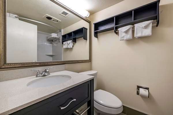  - Best Western Plus Thousand Oaks Inn