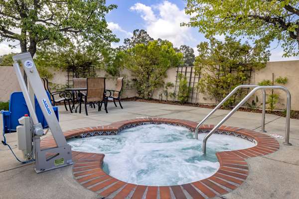 Pool - Best Western Plus Thousand Oaks Inn