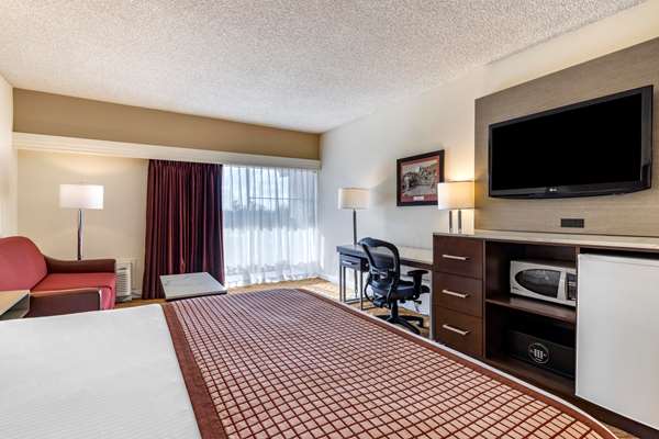  - Best Western Plus Thousand Oaks Inn