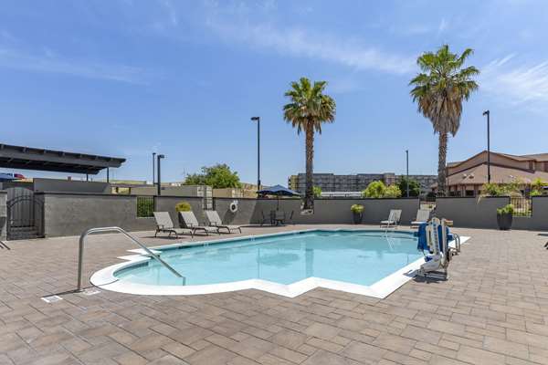 Pool - Best Western Plus Vineyard Inn Livermore