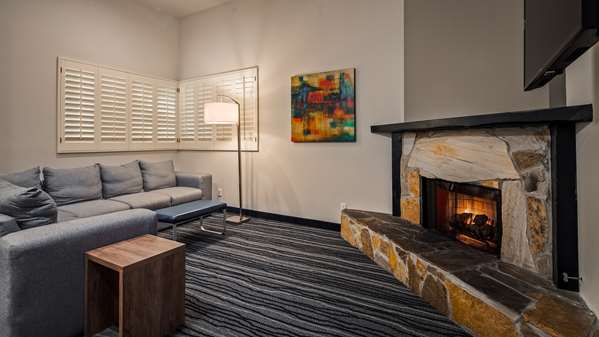  - Best Western Posada Royale Hotel & Suites Simi Valley