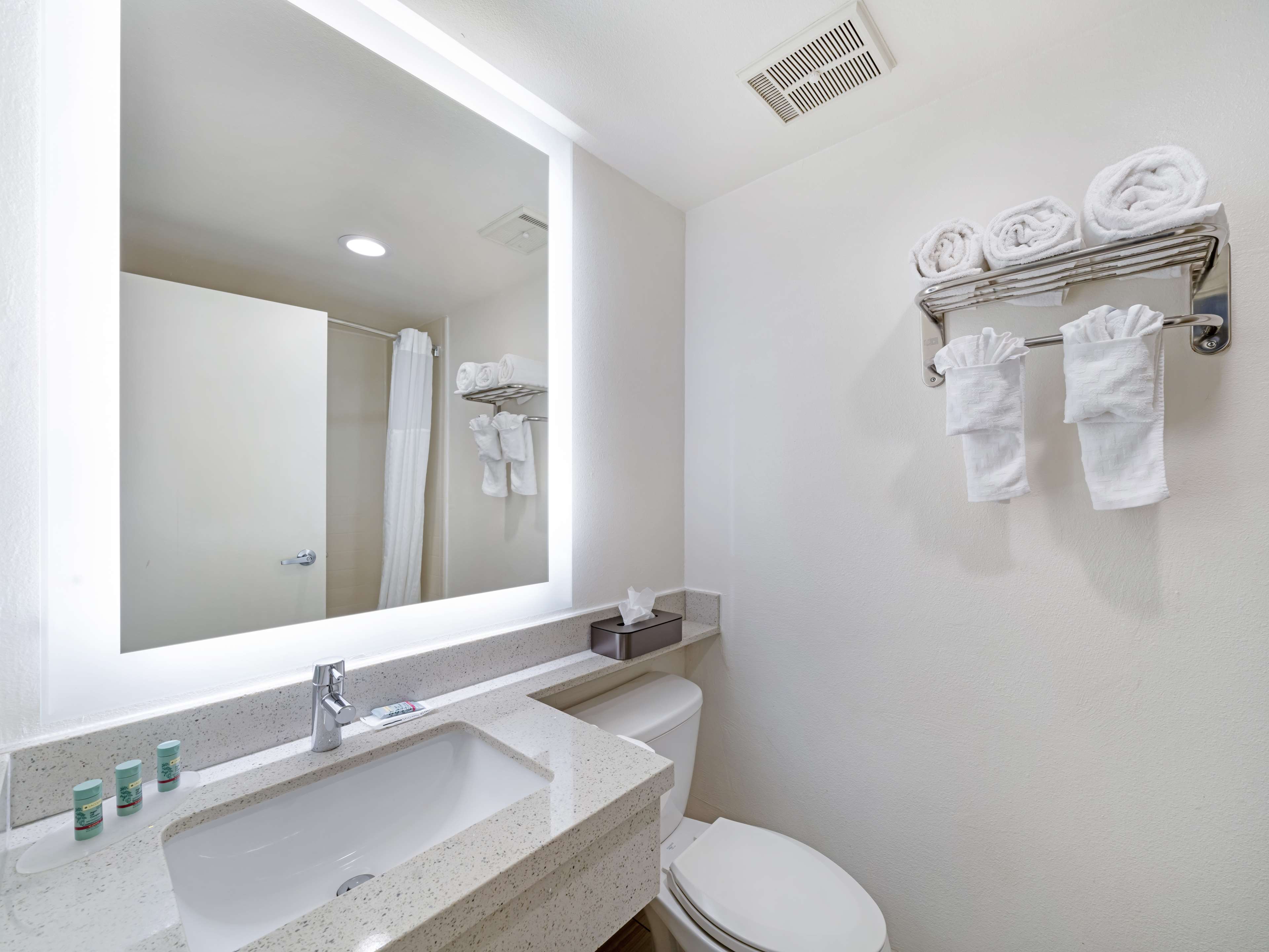 Best Western Posada Royale Hotel & Suites Room Type - 1 King Bed, Non-Smoking, High Speed Internet Access, Microwave, Refrigerator, Work Desk, Full Breakf Best Western Posada Royale Hotel & Suites Room Type - 1 King Bed, Non-Smoking, High Speed Internet Access, Microwave, Refrigerator, Work Desk, Full Breakf
