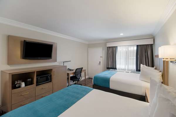  - Best Western Woodland Hills Inn