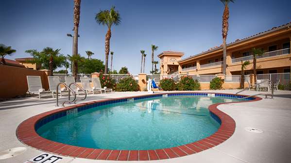 Pool - Best Western Inn & Suites Lemoore