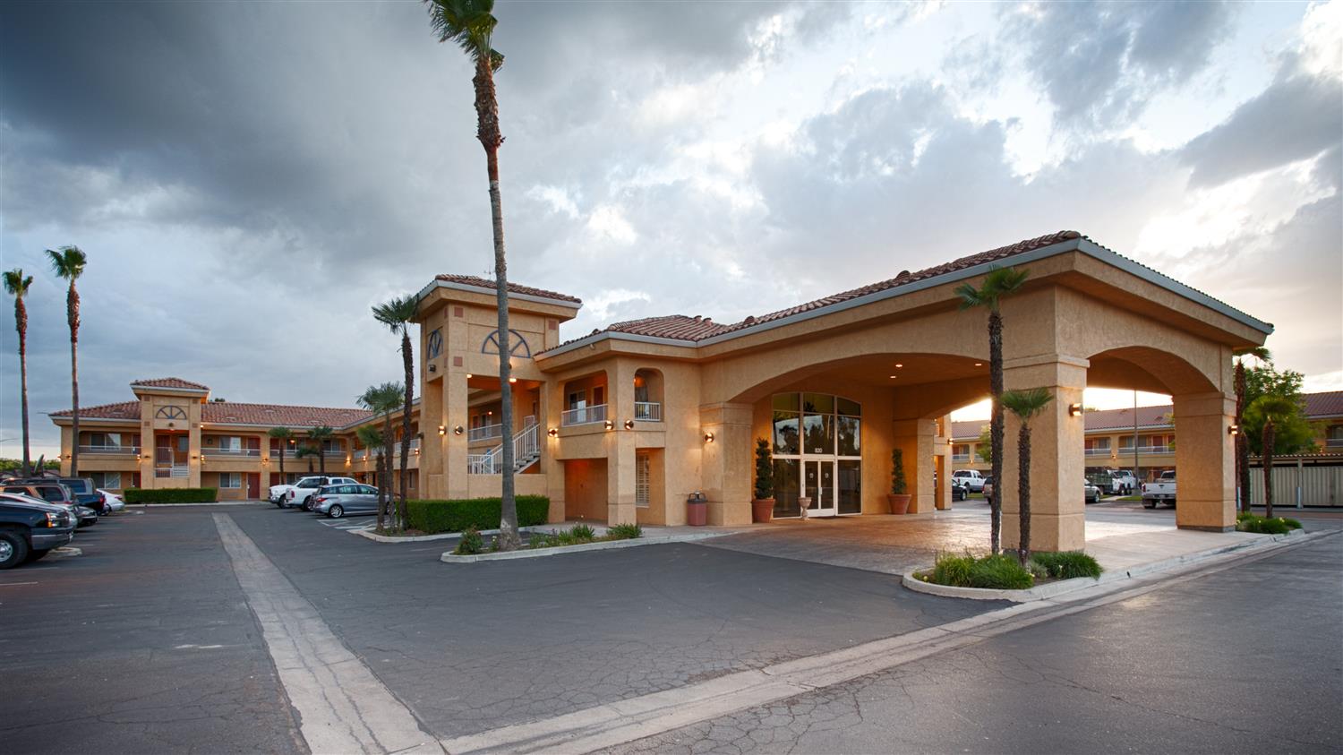 Best Western Inn & Suites Lemoore, CA See Discounts