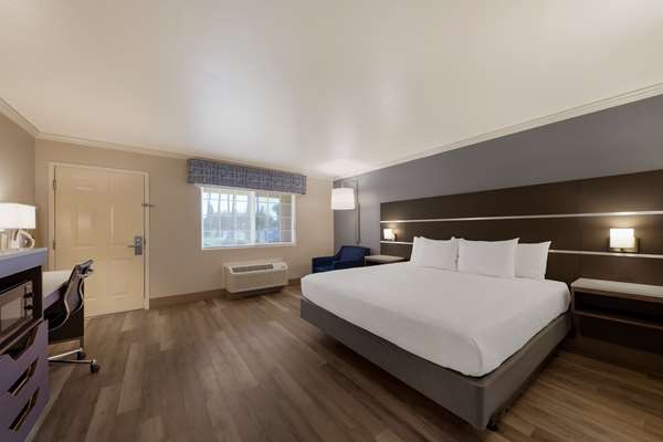  - Best Western Inn & Suites Lemoore