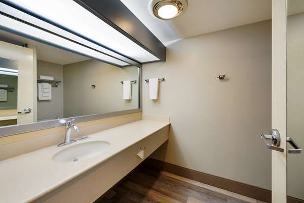  - Best Western Inn & Suites Lemoore