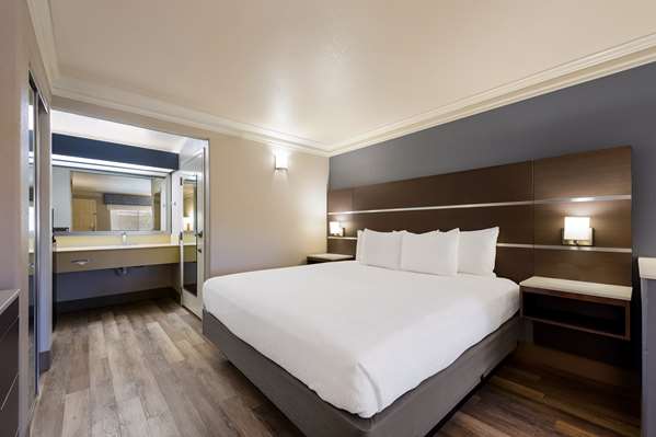  - Best Western Inn & Suites Lemoore