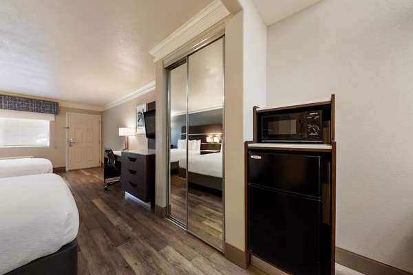  - Best Western Inn & Suites Lemoore
