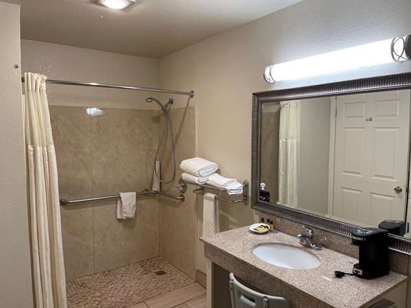  - Best Western Plus Pleasanton Inn