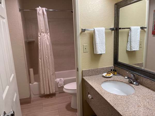  - Best Western Plus Pleasanton Inn