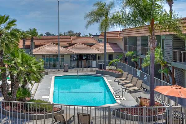 Pool - Best Western Oceanside Inn - I-5, Exit 52