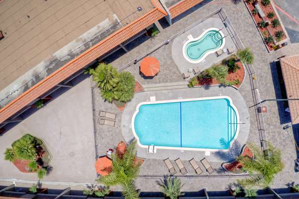 Pool - Best Western Oceanside Inn - I-5, Exit 52
