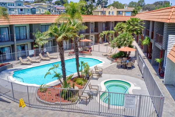 Pool - Best Western Oceanside Inn - I-5, Exit 52