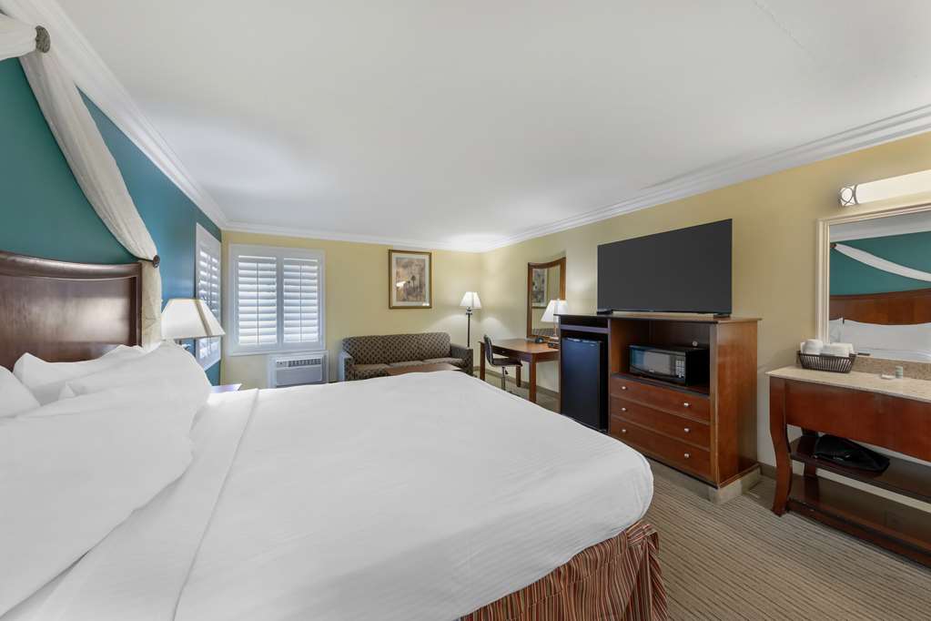 Best Western Harbour Inn & Suites Huntington - Sunset Beach-guestroom-Guest Room,On-Site.jpg