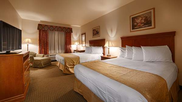  - Best Western Plus Lake Elsinore Inn & Suites - I-15, Exit 73